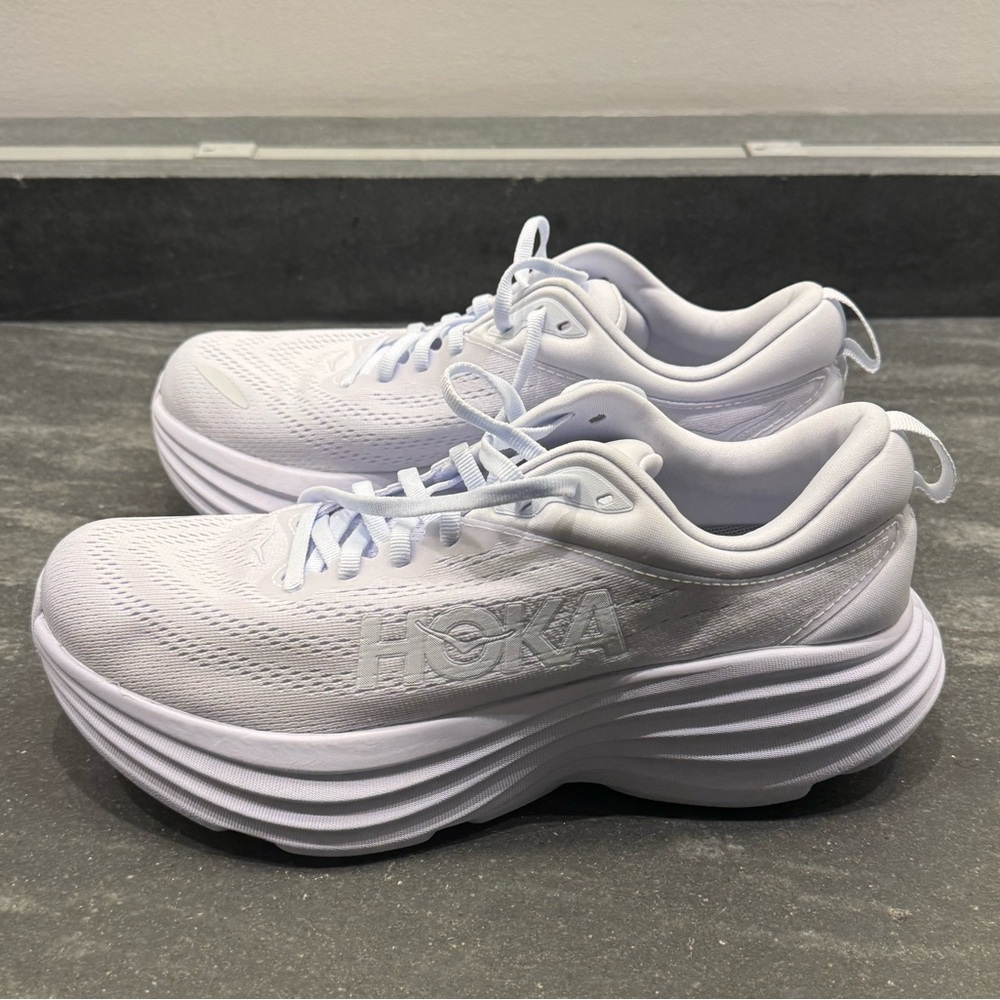 Hoka Bondi 8 Triple white